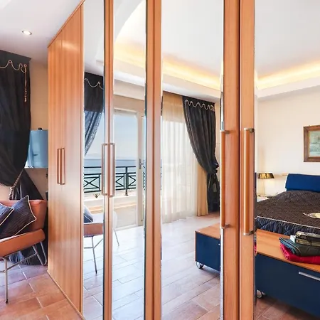 Searene Deluxe Seafront Maisonette * Ιξιά